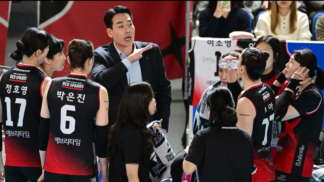 Komentar Pelatih Red Sparks Rekor Terputus di Kandang oleh AI Peppers, Puji Penampilan Rekan Megawati Hangestri Ini ...
            - galeri foto