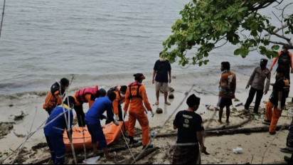 Tim SAR Berhasil Evakuasi Satu Jenazah Korban Kapal Yuiee Jaya 2 yang Hilang di Perairan Selayar