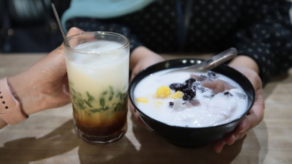 Berdiri Sejak 1972, Es Cendol Elizabet Asal Kota Bandung Legakan Dahaga di Bulan Ramadhan