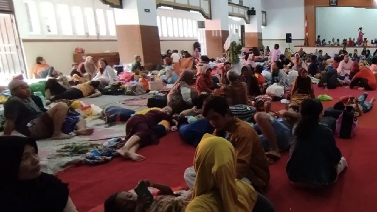 Jumlah Pengungsi di Kudus Bertambah Capai 1.619 Jiwa Imbas Banjir Meluas
            - galeri foto