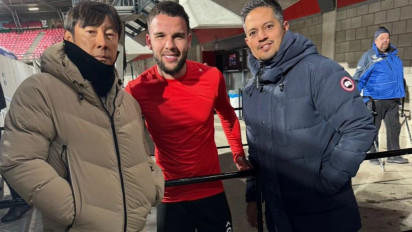 Derby Indonesia di Liga Belanda, Gelandang Keturunan Jakarta Tumbangkan Calon Naturalisasi Timnas