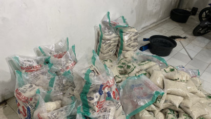 Polres Malang Bongkar Pengoplos Beras Bulog Jadi Beras Premium di Kidal Tumpang Malang, 3 Orang Diamankan