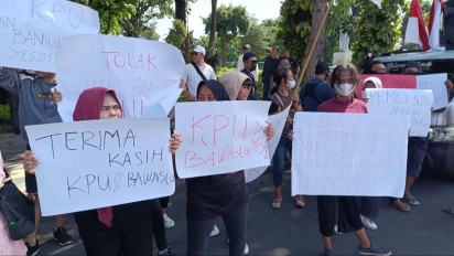 Massa Aliansi Surabaya Aksi Dukung Pemilu, Tolak Hak Angket
