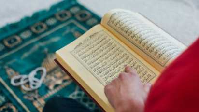 Bacaan Al-Qur'an Surat Yunus Ayat 96-100 Lengkap Tulisan Arab, Latin, dan Artinya