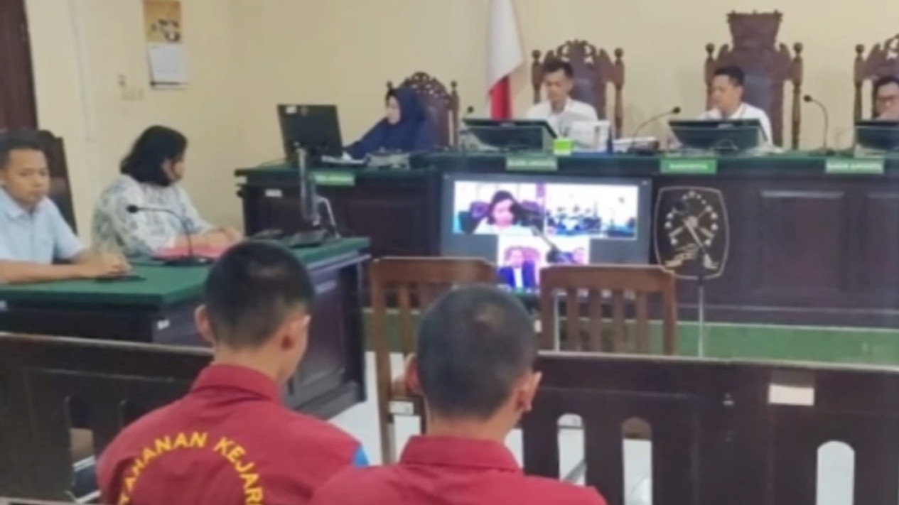 Dua Pelaku Penganiayaan Santri di Ponpes Kediri Mulai Disidangkan
            - galeri foto