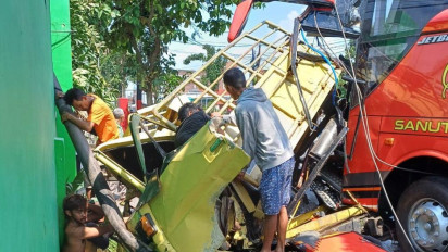 Kecelakaan Maut Singosari Malang, Bus Pariwisata Ngeblong Tabrak Truk, Motor, dan Empat Rumah