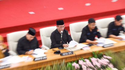 Ketua KPU RI Hasyim Asy'ari Terbata-bata Menahan Tangis Ketika Bacakan Putusan Hasil Pemilu 2024 dan Pimpin Baca Doa