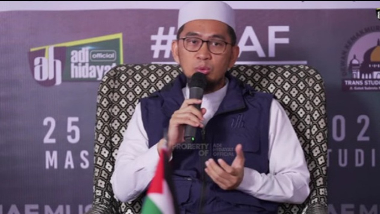 Seketika Segala Dosa Digugurkan Bersih Tak Tersisa, Baca Doa ini Setiap Habis Shalat kata Ustaz Adi Hidayat
            - galeri foto