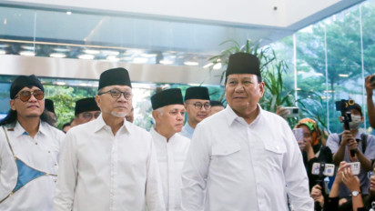 Seusai Menang Pilpres 2024, Prabowo Bukber dengan Zulhas dan Keluarga Besar PAN