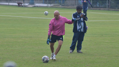 Persib Kehilangan Kiper Timnas Filipina di Laga Kontra Bhayangkara FC
