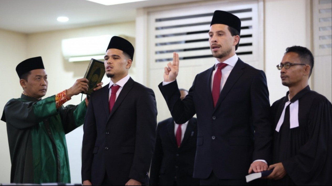 Thom Haye dan Ragnar Oratmangoen Siap Debut Lawan Vietnam di Hanoi
            - galeri foto