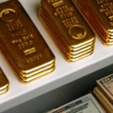 Kronologi Emak-Emak di Makassar Curi Perhiasan Senilai Rp2 Miliar Lalu Bakar Toko Emas Karena Terlilit Utang, "Bom Molotov" Disiapkan dari Rumah hingga Roknya Sempat Terbakar