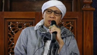 Wudhu dengan Cara Tangan Dimasukkan ke Dalam Gayung Berisi Air Memangnya Boleh dan Sah? Ternyata Begini Penjelasan Buya Yahya, Katanya itu...