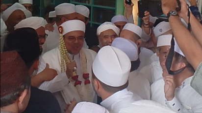 Syarifah Mona Hasina Alaydrus, Sosok Wanita yang Dinikahi Habib Rizieq