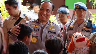 Mabes Polri Kirim Tim Kemanusiaan dan Ribuan Paket Bantuan untuk Pengungsi Banjir Demak