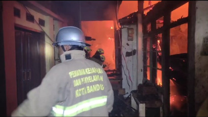 Hendak Sahur, 12 Rumah Warga di Bandung Ludes Terbakar