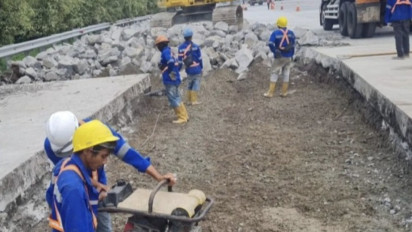Jalan Rusak di Ruas Tol Jakarta-Cikampek Diperbaiki Demi Pastikan Kelancaran Arus Mudik