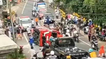 Mobil Elf Berpenumpang 12 Orang Terguling di Ngantang, Malang, 4 Orang Terluka