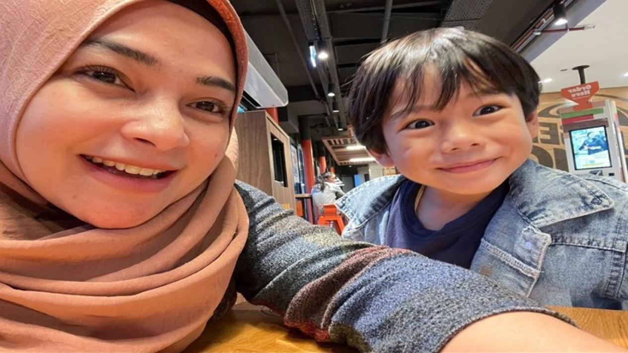 Air Mata Dhian saat Ramadhan Tiba di Belanda
            - galeri foto