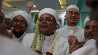 Habib Rizieq Shihab Awalnya Tak Mau Menikah Lagi, Sosok Ini Bongkar Alasan Berani Mempersunting Syarifah Mona Hasinah Alaydrus