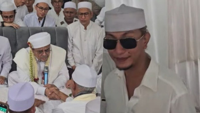 Dengan Wajah Berseri Penuh Senyum, Habib Bahar bin Smith Duduk di Depan saat Akad Nikah Habib Rizieq