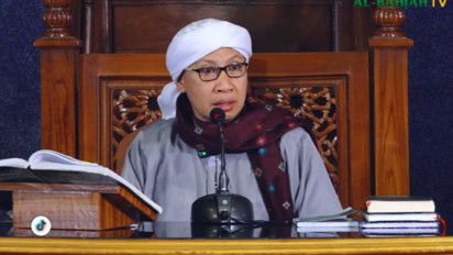 Memberikan Zakat Fitrah ke Orang Tua Sendiri Memangnya Boleh? Buya Yahya Tegaskan Hukumnya...
