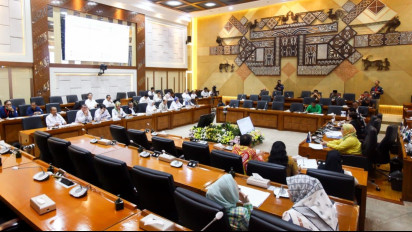 DPR Usul THR Pegawai Swasta Dibayar Maksimal H-14 Lebaran Seperti ASN dan TNI/Polri