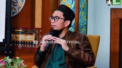 Memang Boleh Uang Nemu di Jalan, Lalu Ingin Dipakai Sedekah? Hati-hati Ustaz Adi Hidayat Ungkap Risikonya...