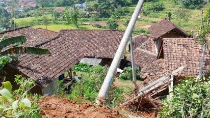 Pasokan Listrik Nihil, Ratusan Rumah di Cipongkor Bandung Barat Gelap Gulita