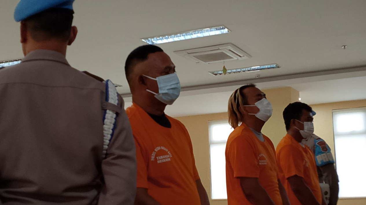 Pertalite Bercampur Air di Pom Bensin Jalan Juanda Bekasi Ternyata Ulah Tiga Orang Ini, Begini Modusnya
            - galeri foto