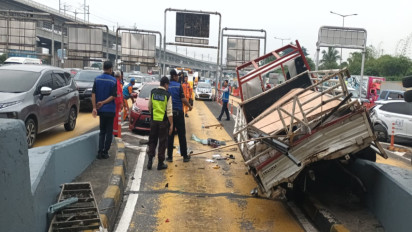 Jadi Penyebab Kecelakaan 7 Kendaraan di Gerbang Tol Halim Utama, Supir Truk: Saya Beli Semua Mobilnya