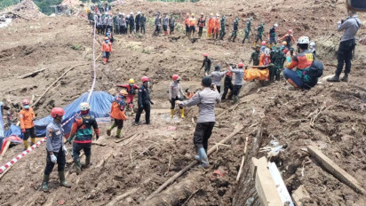 Sedih! Sambil Berpelukan, Ibu dan Anak Korban Longsor di Cipongkor Ditemukan Meninggal Dunia