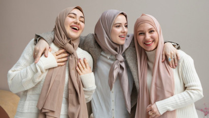 Orang yang Ghibah Sama Saja Memakan Daging Saudaranya Sendiri, Tafsir Surat Al Hujurat Ayat 12