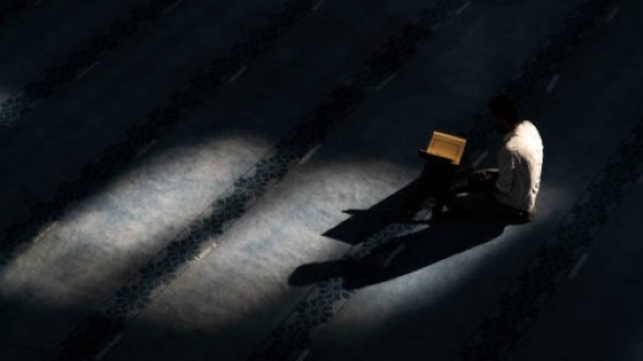 Jemput Malam Lailatul Qadar Harus di Masjid? Ustaz Adi Hidayat Sarankan Ini
            - galeri foto