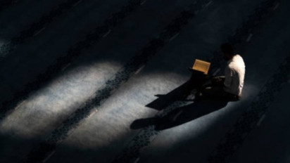 Jemput Malam Lailatul Qadar Harus di Masjid? Ustaz Adi Hidayat Sarankan Ini