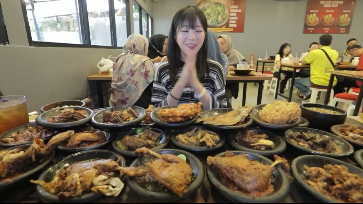 ⁠Sambal Bakar Indonesia Jadi Pilihan Makanan Turis Asing
            - galeri foto