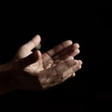 Menanti THR Jelang Lebaran? Lengkapi Ikhtiarmu dengan Perbanyak Membaca Doa Agar Rezeki Berkah