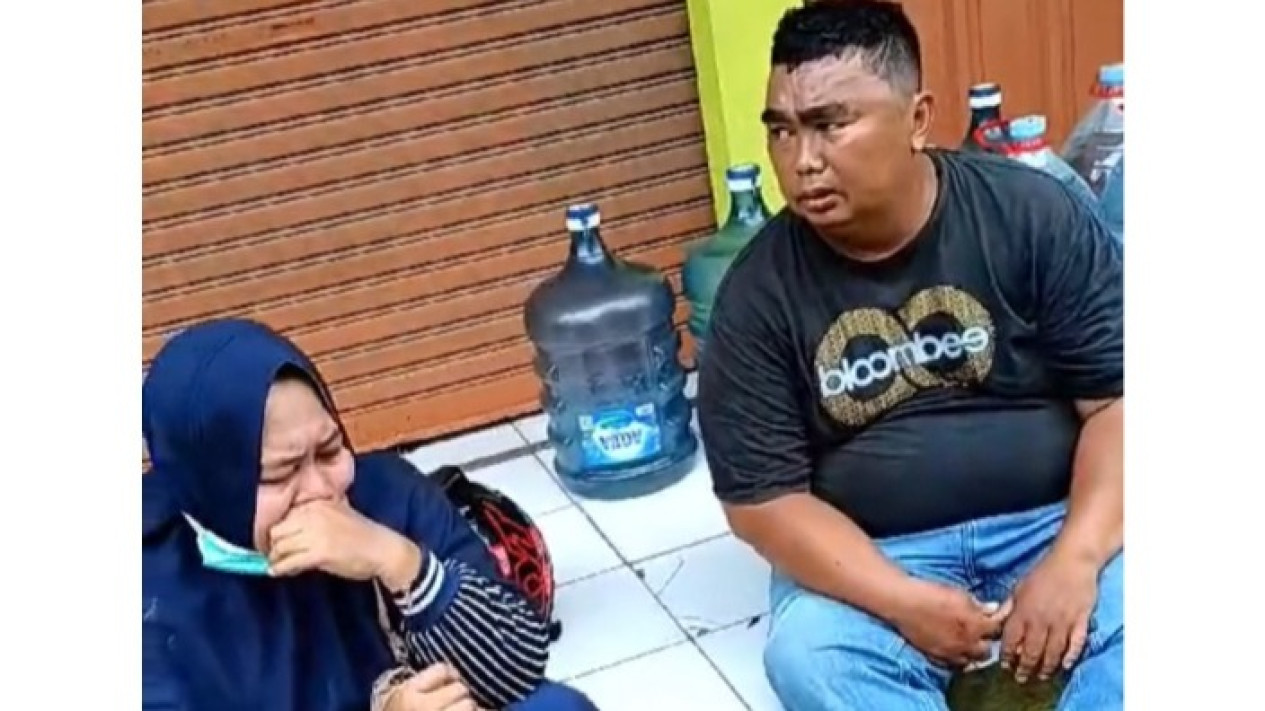 Terdesak Kebutuhan Ekonomi untuk Lebaran, Pasangan Suami Istri di Bekasi Nekat Curi Motor
            - galeri foto