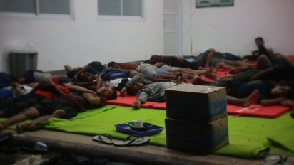 Pj Gubernur Jabar Tinjau Lokasi Ledakan Gudang Amunisi, Puluhan Warga Diungsikan ke Rumah Kades