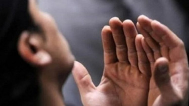 Saat Berdoa Jangan Pernah Tinggalkan Dua Surat Ini, Ustaz Adi Hidayat: Setiap Hurufnya Menggugurkan Dosa dan Mempercepat Terkabulnya Doa