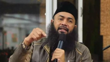 Kok Bisa di Mata Kita Istri Sendiri Jadi Tidak Menarik sedangkan Istri Tetangga Terlihat Lebih Menggoda? Ustaz Syafiq Riza Basalamah Ungkap Hal ini, Ternyata...