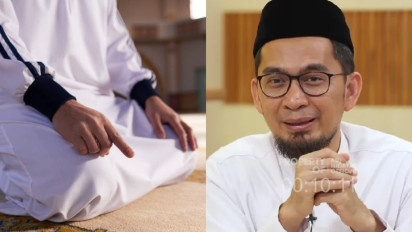 Sudah Benarkan Shalat Anda di Bulan Ramadhan? Ustaz Adi Hidayat Jelaskan Saat Tahiyat Jari Telunjuk Digerakkan atau Diam, Ternyata...
