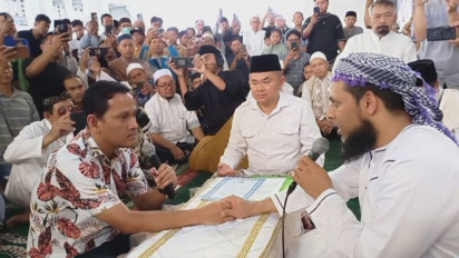 Kisah di Balik Ikrar Para Mualaf di Masjid Al-Akbar