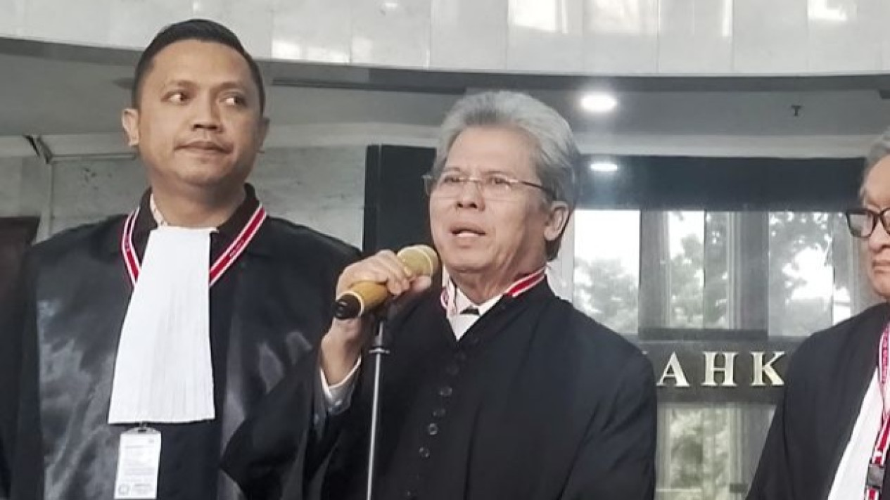 Kubu Ganjar-Mahfud Minta MK Hadirkan Kapolri dalam Sidang PHPU Pilpres, Singgung Soal Intimidasi
            - galeri foto