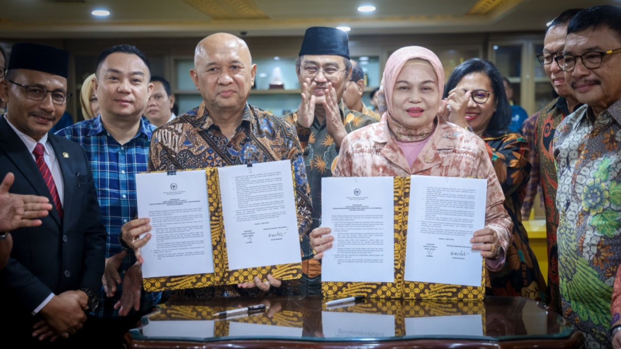 MenKopUKM Ajak DPD RI Dukung Pembangunan Industri Skala Menengah Berbasis Koperasi
            - galeri foto
