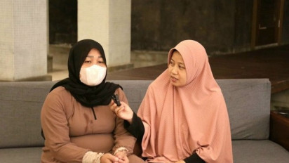 Mensos Risma Beri Santunan Rp25 Juta kepada Korban Rudapaksa Ayah Tiri di Makassar: Saya Sangat Terharu