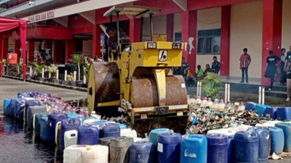 Polresta Banyumas Musnahkan Ribuan Liter Minuman Keras Hasil Operasi Pekat 2024