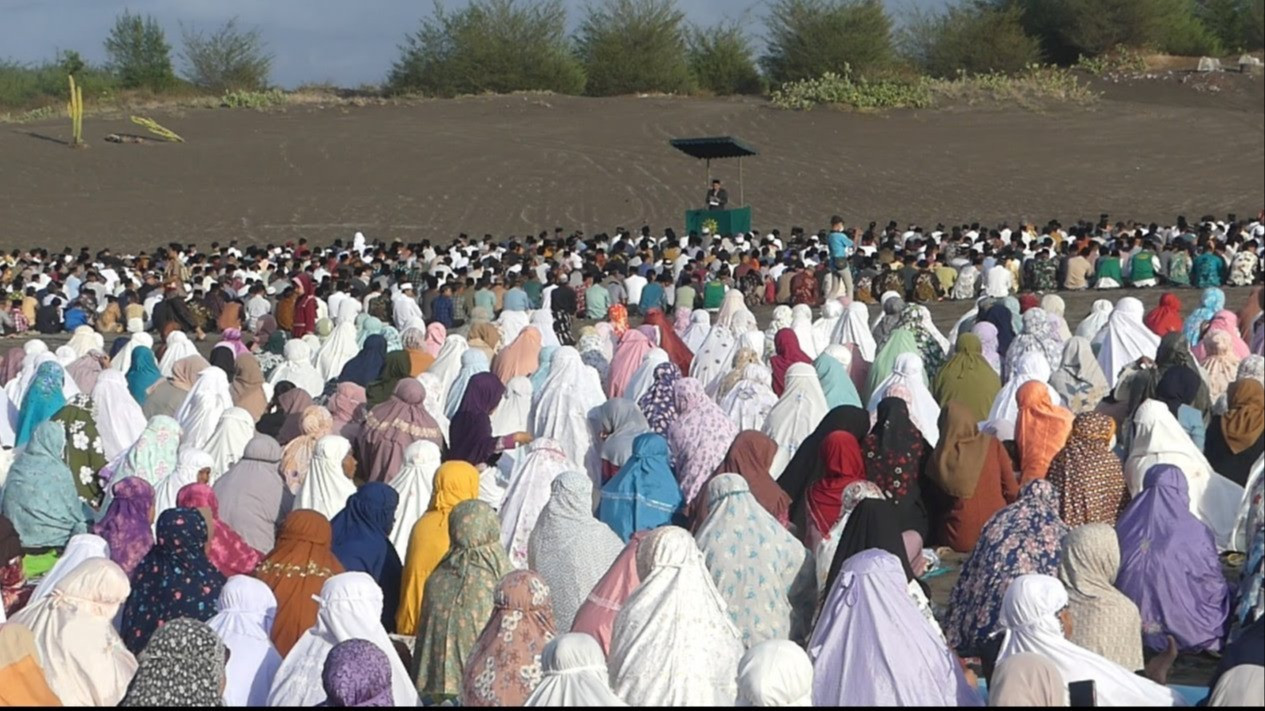 Lebaran Duluan, Jemaah Aolia di Gunungkidul Gelar Salat Idul Fitri Hari Ini
            - galeri foto