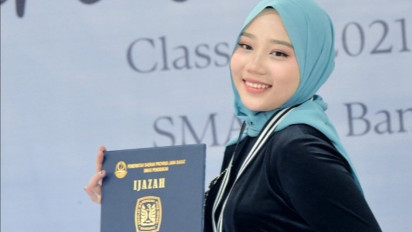 Curahan Hati Putri Ridwan Kamil, Alasan Zara Mendadak Lepas Hijab Bikin Netizen Geleng-geleng...