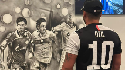 Lama Tak Terdengar Kabarnya, Mesut Ozil Tiba-Tiba Bikin Heboh karena Tubuh Kekarnya dan Mendadak Nyatakan Cinta kepada Juventus